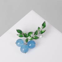 Брошь &laquo;Ягоды&raquo; агат, цвет зелёно-голубой в серебре