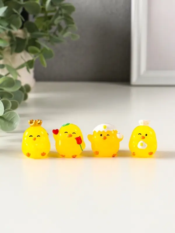 Сувенир полистоун флюоресцентный "Цыплята" набор 4 шт 2,5х3,2 см