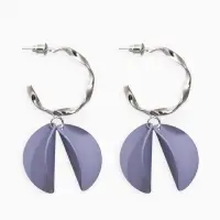 Серьги "Лепесточки на кольце", цвет серый в серебре