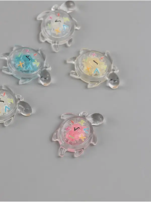 Подвеска для творчества акрил "Улыбчивая черепашка" светится в темноте МИКС 3х2х1 см