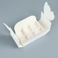 Коробка для 6 конфет бабочка, 12.6&times;8.3&times;4 см