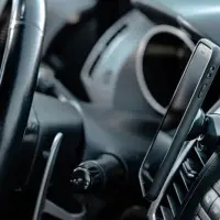 Магнитный держатель для смартфонов Cling