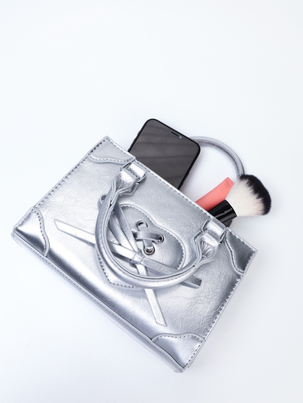 Сумка женская, 20*8*14, отд на молнии, длин ремень, серебро