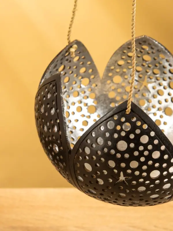 Подсвечник подвесной из кокоса &laquo;Бутон&raquo;, 14&times;14&times;10 см, чёрно-серебристый