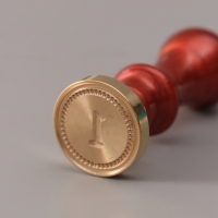 Печать для сургуча с пластиковой ручкой "Классика цифра 1" 2,5х2,5х6,3 см