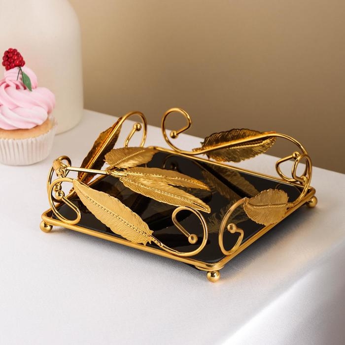 Салфетница &laquo;Перо&raquo;, 17&times;17&times;6 см, цвет металла золотой