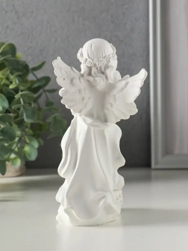 Сувенир полистоун свет "Белоснежная девушка-ангел с тортом" 7,6х8,5х16,3 см