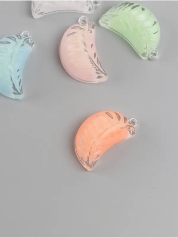 Подвеска для творчества акрил "Долька" светится в темноте МИКС 3,2х2х1,4 см