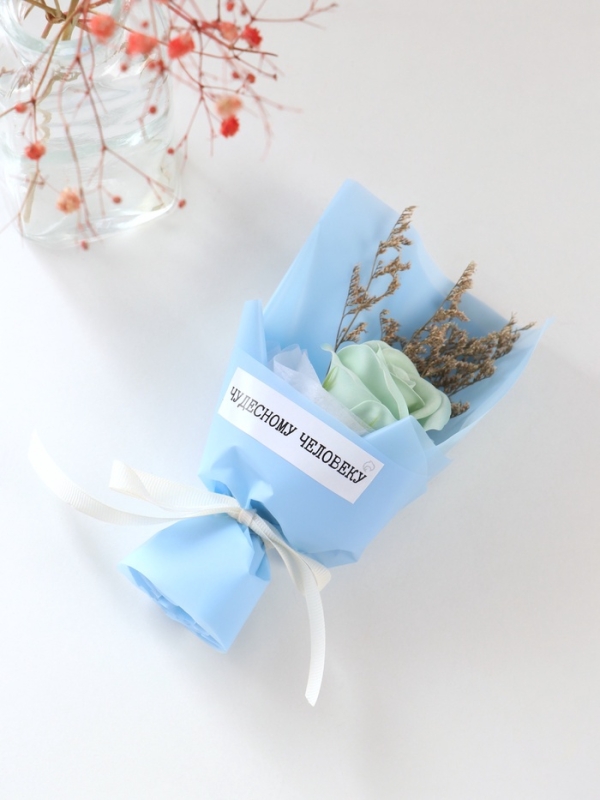 Букет из мыльных лепестков "Роза подарочная в коробке" голубой 8,6х8,6х18,5 см