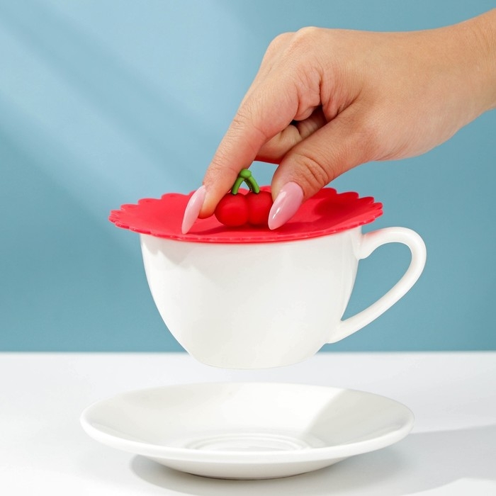 Крышка - непроливайка силиконовая Доляна &laquo;Вишенка&raquo;, d=11 см, цвет красный