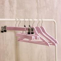 Вешалки для брюк и юбок LaDо́m Brillant, 30&times;17&times;2,4 см, 2 шт, деревянные, цвет розовый