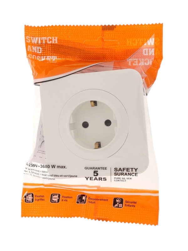 Розетка одноместная, серия "Circular", 16 А, скрытая, с з/к, белая