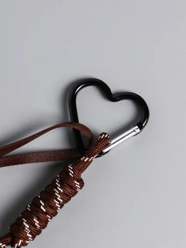 Брелок на карабине кожзам, текстиль "Медведь" бурый, с узлом 27х8,8х1,5 см