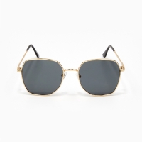 Очки солнцезащитные uv 400, дужка 13.1 см, ширина 12.4 см, линза 5.1&times;5.3 см