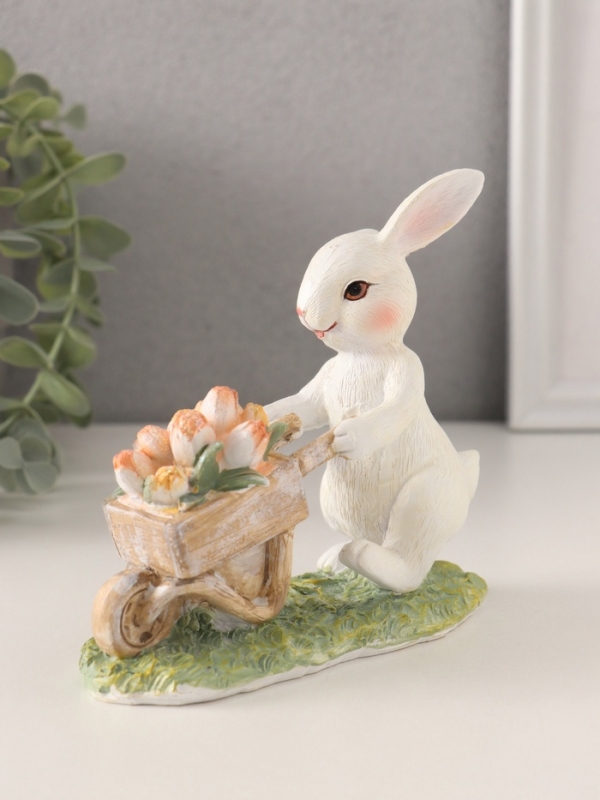 Сувенир полистоун "Кролик везет тележку с тюльпанами" 13,5х6х12 см