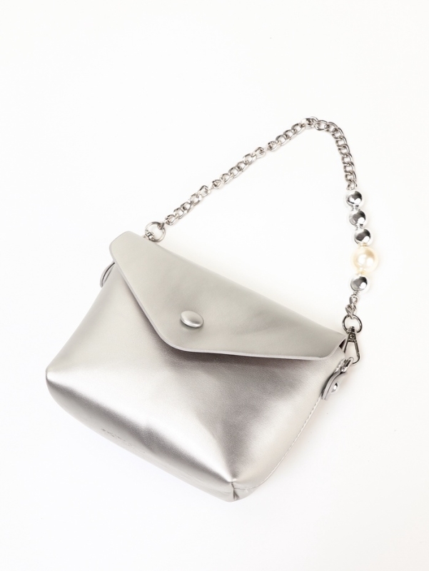 Сумка женская, 27*7*12, отд на молнии, длин ремень, серебро