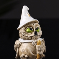 Фигура "Сова на метле" 10х7х6 см, бежевый