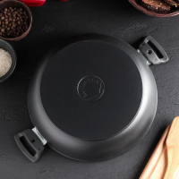 Сотейник &laquo;Традиция&raquo;, 4 л, d=30 см, стеклянная крышка, съёмные ручки, антипригарное покрытие, цвет чёрный