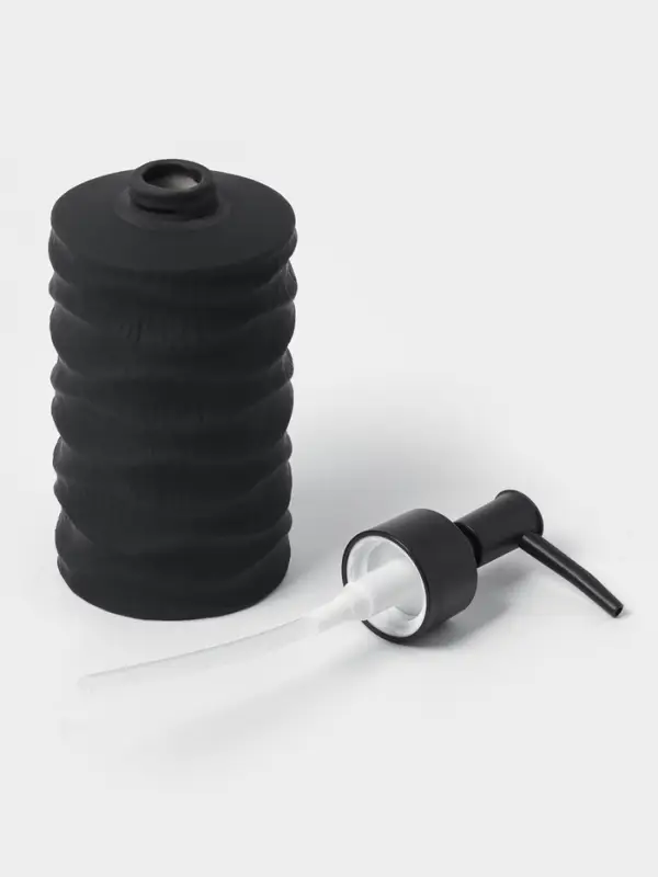 Дозатор для жидкого мыла "Волны", цвет черный