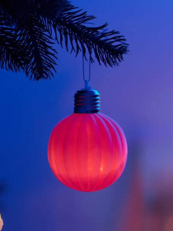 Елочный шар "Малиновый бархат" 8 см, 1 LED, LR44x3 (в компл.), Т/БЕЛЫЙ