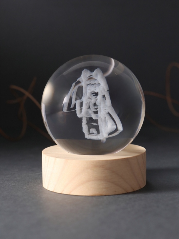 Сувенир стекло подсветка "Шар. Аниме" d=6 см подставка дерево, USB