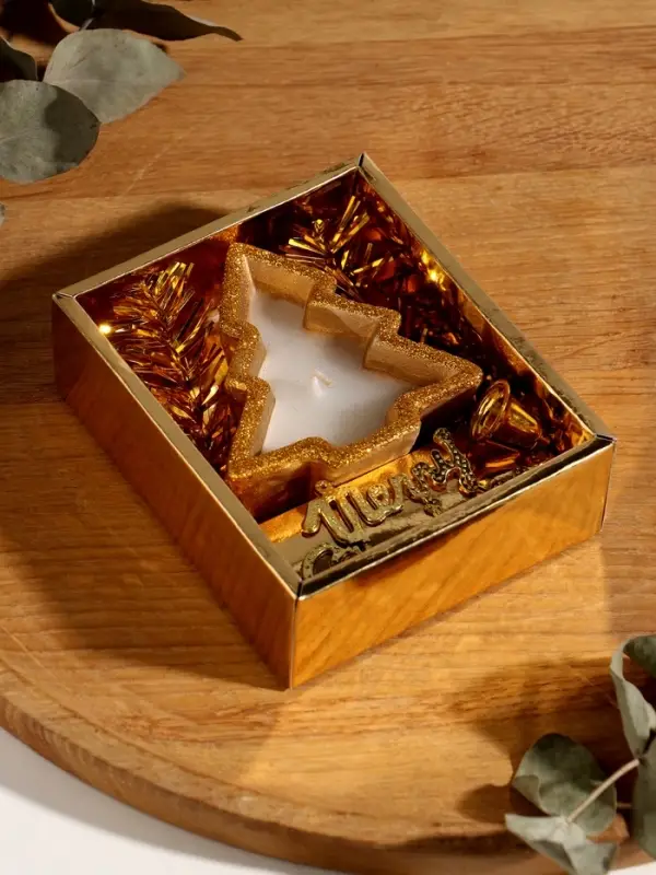 Свеча новогодняя с декором "Золотая ёлочка" 12х10х4 см