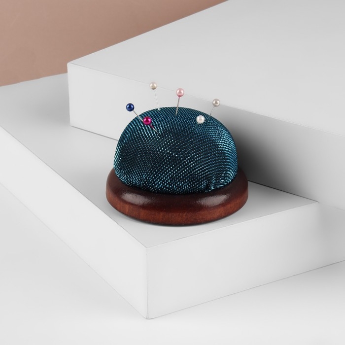 Игольница &laquo;Круг&raquo;, на деревянной подложке, d = 7 см, цвет МИКС