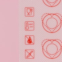 Армированный коврик для выпечки макаронс Доляна &laquo;Макарон&raquo;, силикон, 40&times;32 см, цвет белый