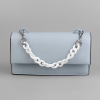 Цепочка для сумки, пластиковая, с карабинами, 23 &times; 17 мм, 30 см, цвет белый/серебряный