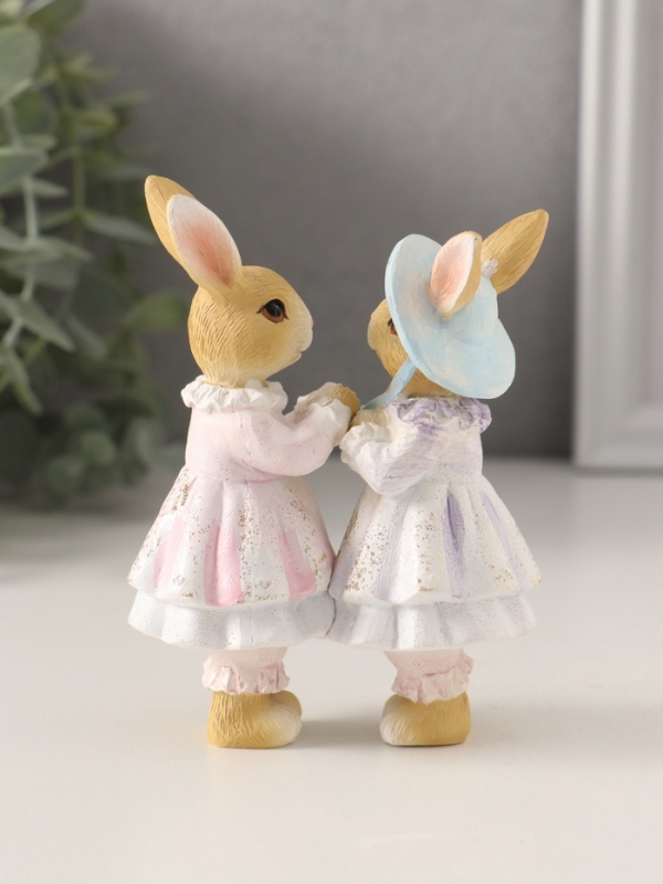 Сувенир полистоун "Зайки-сестрицы" сиренево-розовый 8,5х4,5х11,5 см
