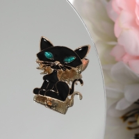 Брошь &laquo;Кошечка&raquo; хитрая, цвет черно-зеленый в золоте