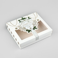 Коробка подарочная новогодняя складная &laquo;Новый год - время обьятий&raquo;, 23.5 х 20.5 х 5.5 см, Новый год