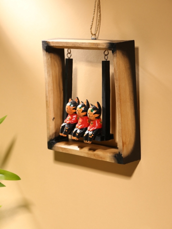 Сувенир интерьерный "Кошки на качелях" дерево 19х19 см