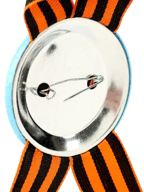 Значок закатной с георгиевской лентой &laquo;9 мая&raquo;