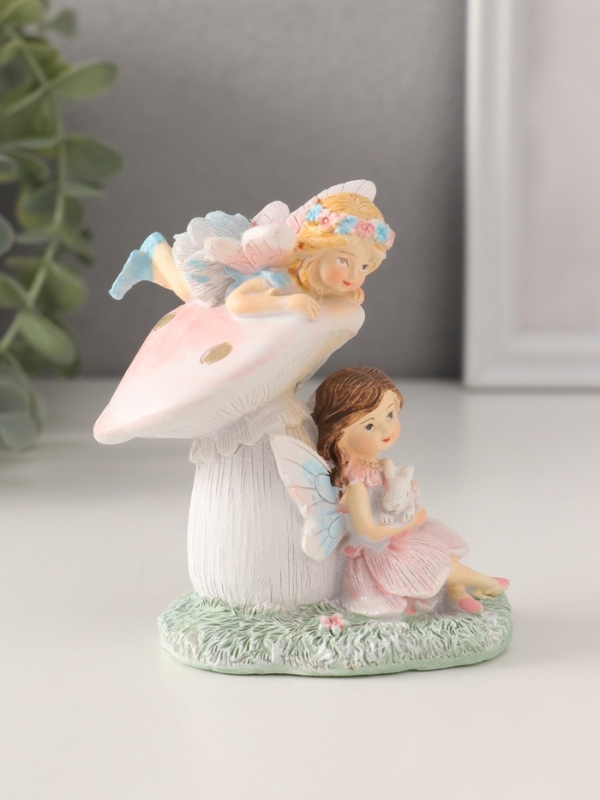 Сувенир полистоун "Девочки-феи с грибочком и кроликом" 9х6,5х10 см