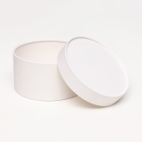 Подарочная коробка "Алмаз" белый, завальцованная без окна, 18 х 10 см