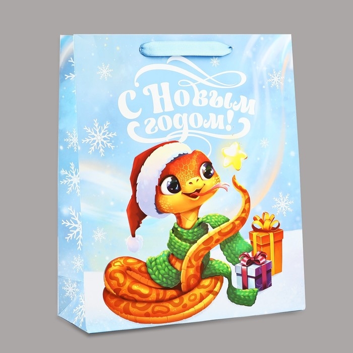 Пакет подарочный новогодний ламинированный &laquo;Змея 2025&raquo;, M 26 х 30 х 9 см, Новый год