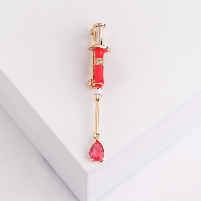 Брошь &laquo;Шприц&raquo; медицинский, цвет красный в золоте