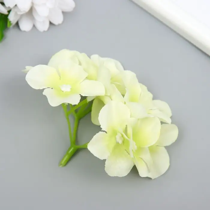 Цветы для декорирования "Гортензия" бело-зелёные 10х10 см