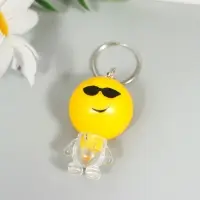 Фонарик свет на кольце "Смайлик-малыш с ножками" мигает МИКС 4х2,5х2,7 см