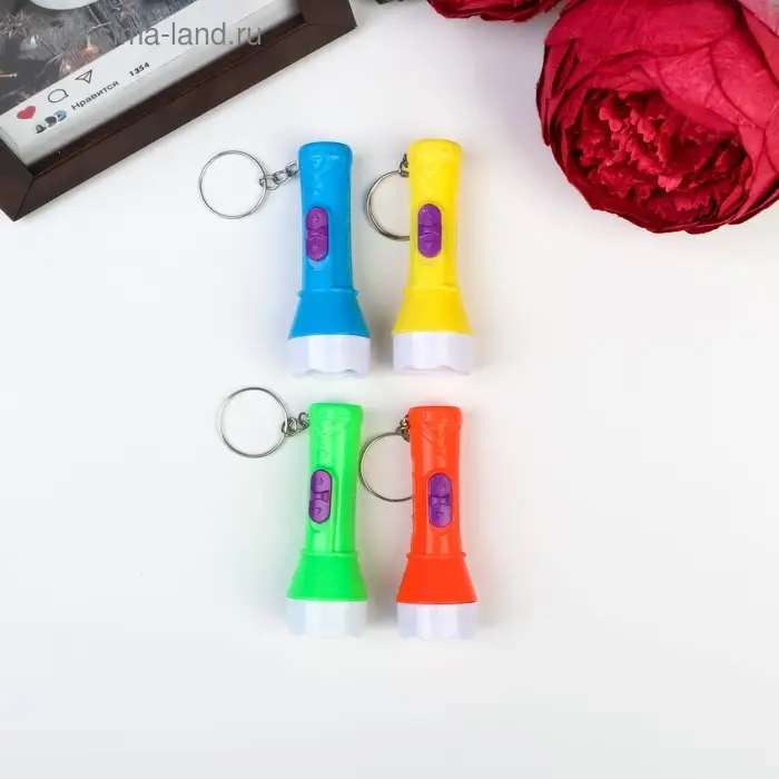 Фонарик брелок для ключей на кольце &laquo;Яркий с белой окантовкой&raquo;, светит, 7&times;2.2&times;2.2 см, МИКС