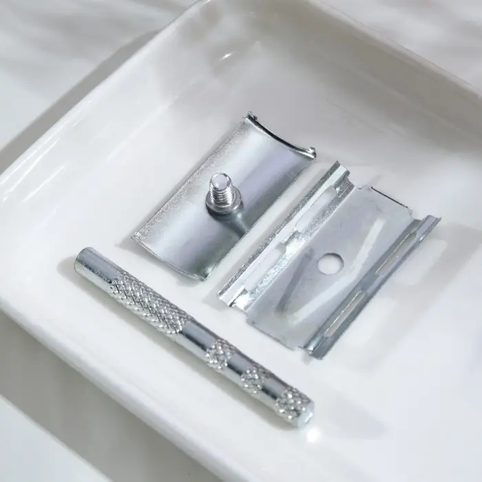 Бритвенный станок &laquo;Восточный ветер&raquo;