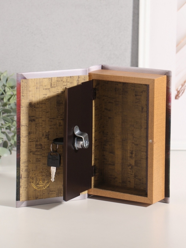 Сейф-книга дерево кожзам "История Российского футбола" тиснение 21х13х5 см