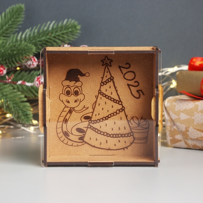 Новогодняя копилка с акрилом "Змея. Праздник" 12х12х4 см