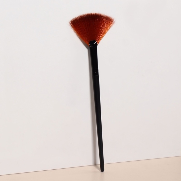 Кисть для макияжа, веерная, 16,5 ( &plusmn; 1) см, цвет чёрный