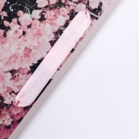 Пакет подарочный вертикальный &laquo;Табебуйя розовая&raquo;,  M 26 &times; 32 &times; 12 см