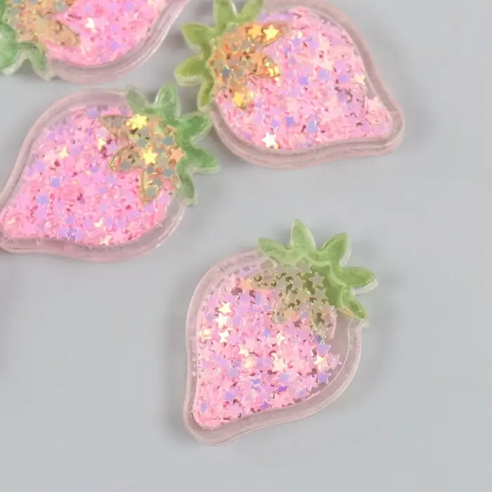 Шейкер для творчества акрил "Клубничка" с глиттером 0,5х3х4,2 см