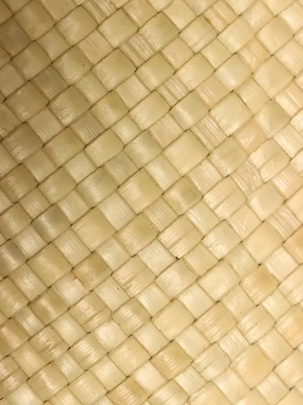 Сумка плетёная из пандана, 26&times;15&times;38 см, бежево-чёрная