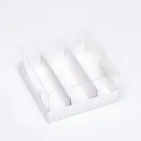 Упаковка с прозрачной крышкой под 3 эклера, белый 13.5&times;13.5&times;6 см