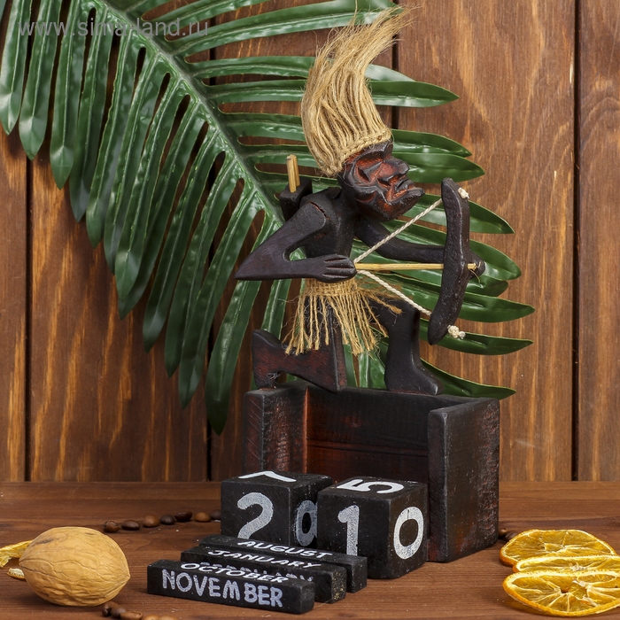 Сувенир календарь &laquo;Абориген с луком&raquo;, 23 см, дерево